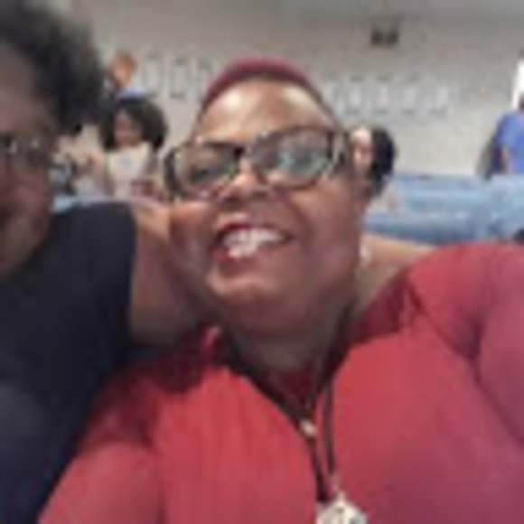 Meet your Posher, Yolinda - Picture 1 of 1